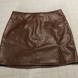 Leather skirt size M